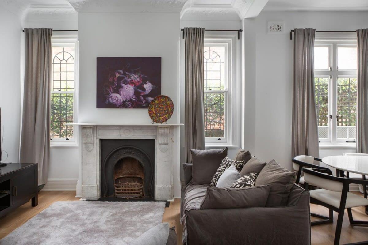 Elegant 3-bed Heritage House With Swimming Pool Holiday home Sydney